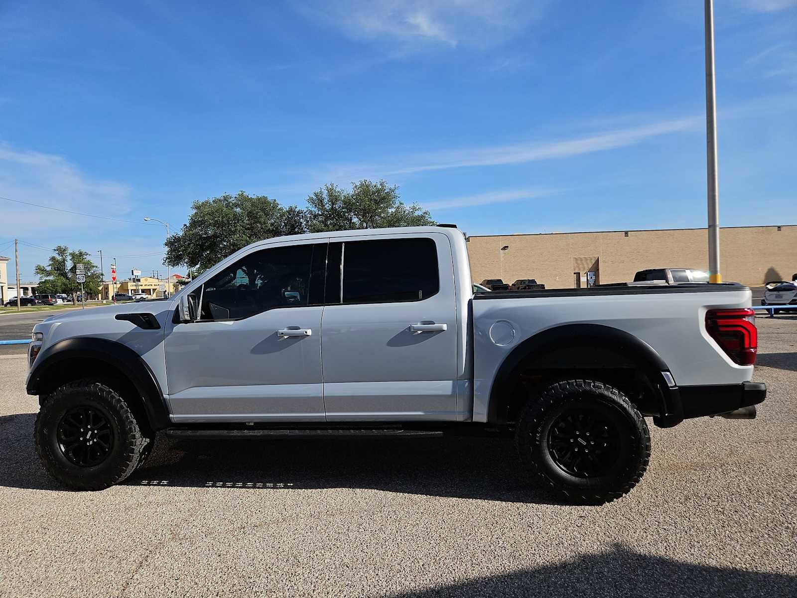 Used 2025 Ford F150 Raptor AWD/4WD image 5