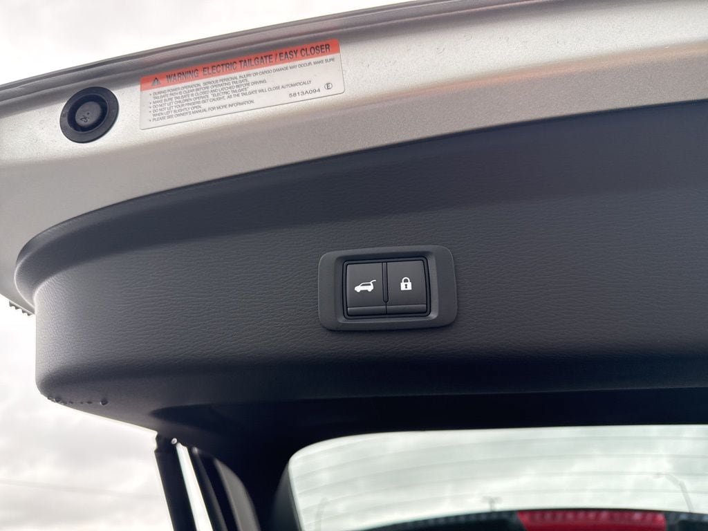 New 2026 Mitsubishi Outlander SEL FWD image 9