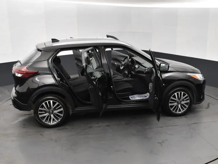 Used 2024 Nissan Kicks SV FWD image 6