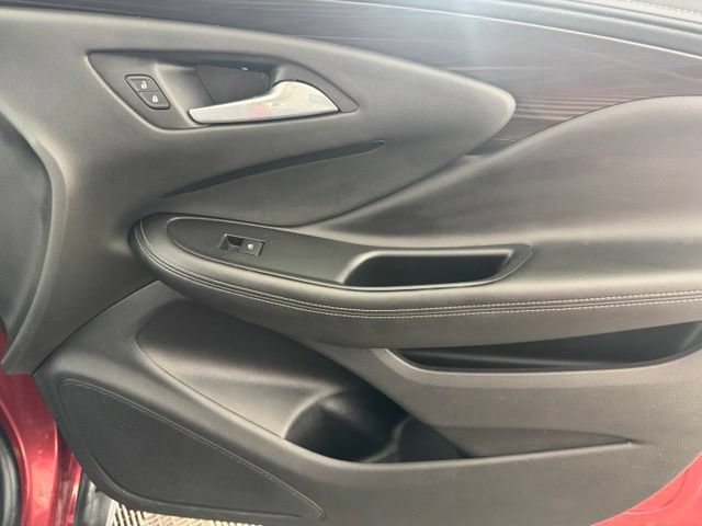 Used 2019 Buick Envision Essence FWD image 18