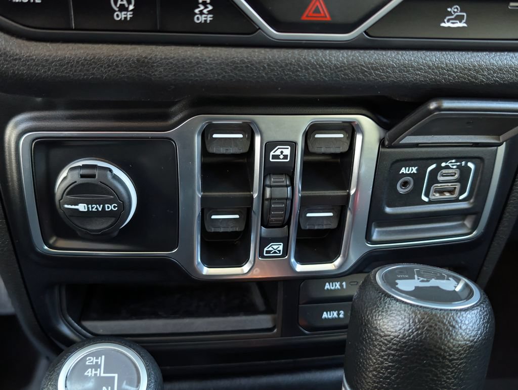 Used 2024 Jeep Wrangler Unlimited Sport AWD/4WD image 30