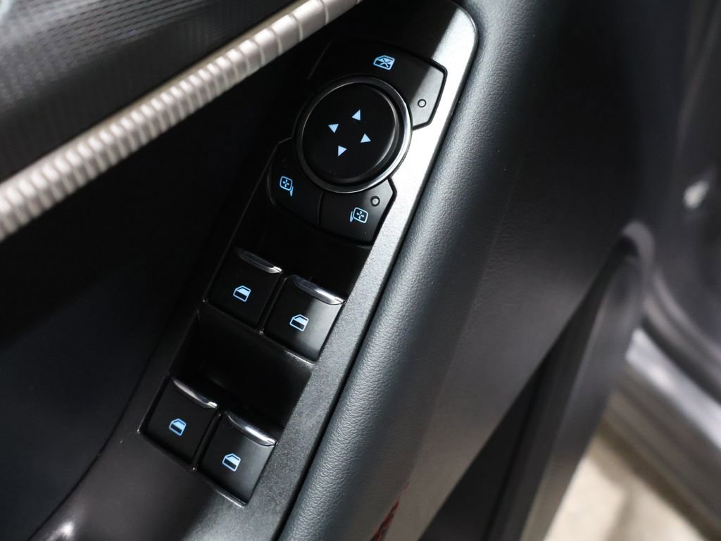 Used 2025 Ford Explorer ST-Line w/ ST-Line Street Pack image 12