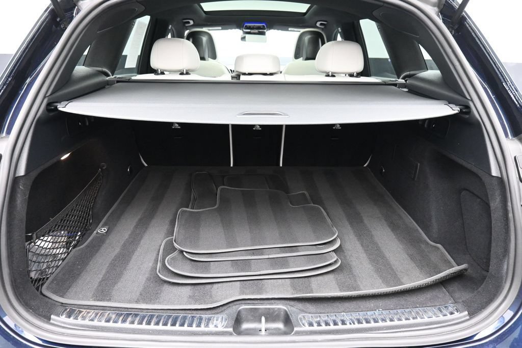 Used 2023 Mercedes-Benz GLC 300 4MATIC w/ AMG Line image 23