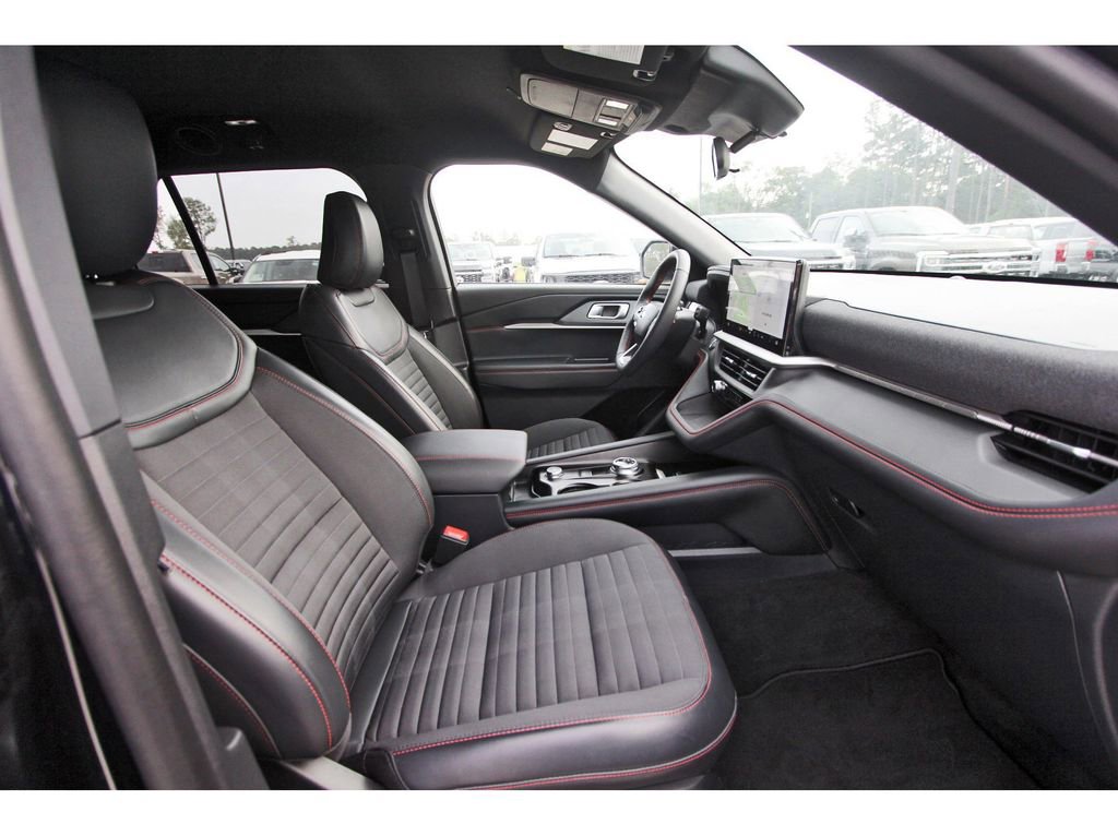 Certified 2025 Ford Explorer ST-Line RWD image 30
