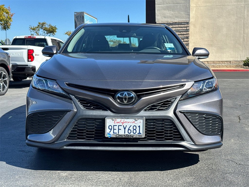 Used 2023 Toyota Camry SE image 5