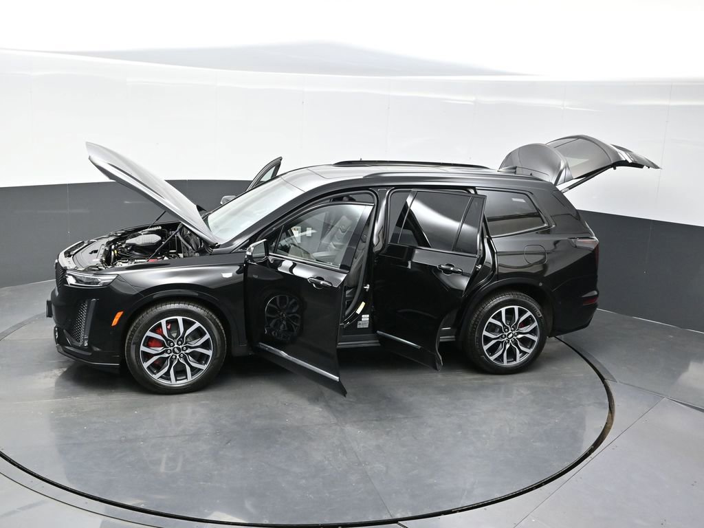 Certified 2025 Cadillac XT6 Sport w/ Platinum Package AWD/4WD image 39