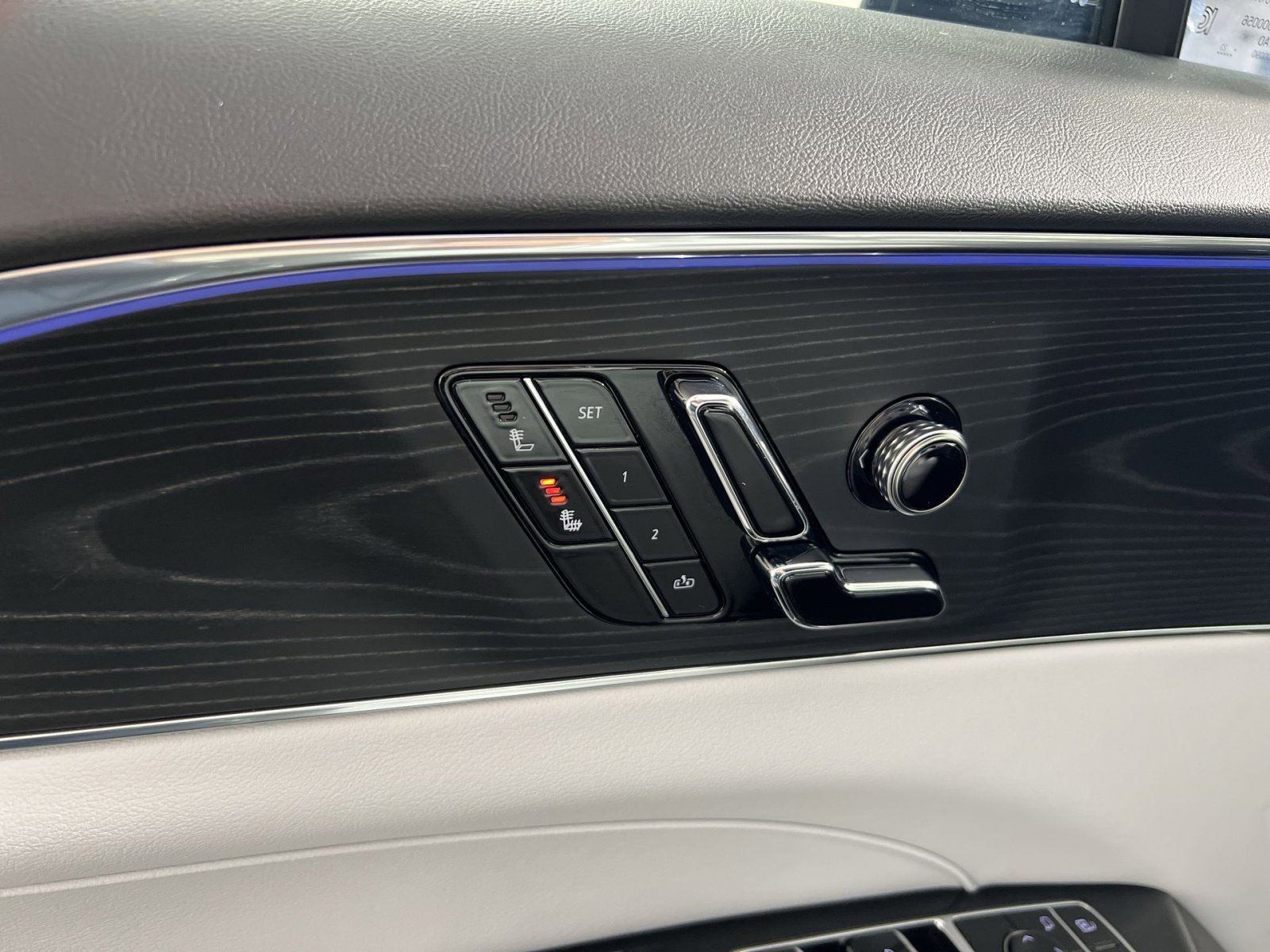 Used 2024 Cadillac Lyriq Luxury w/ LPO, Floor Liner Package AWD/4WD image 33