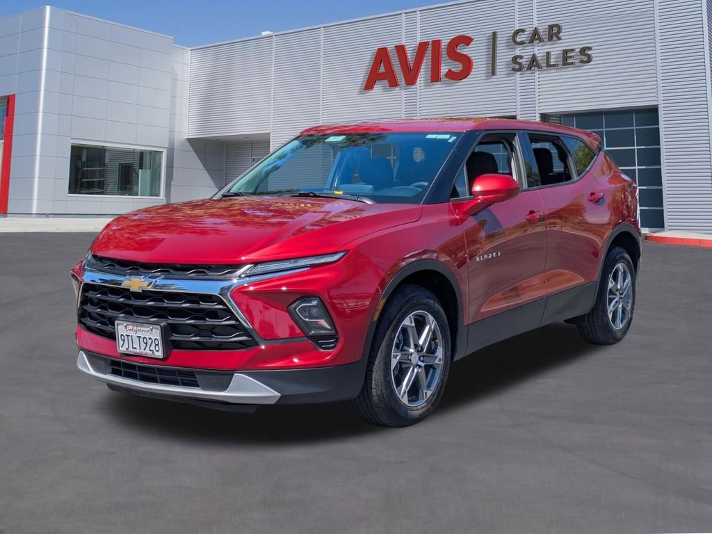 Used 2025 Chevrolet Blazer LT AWD/4WD image 1