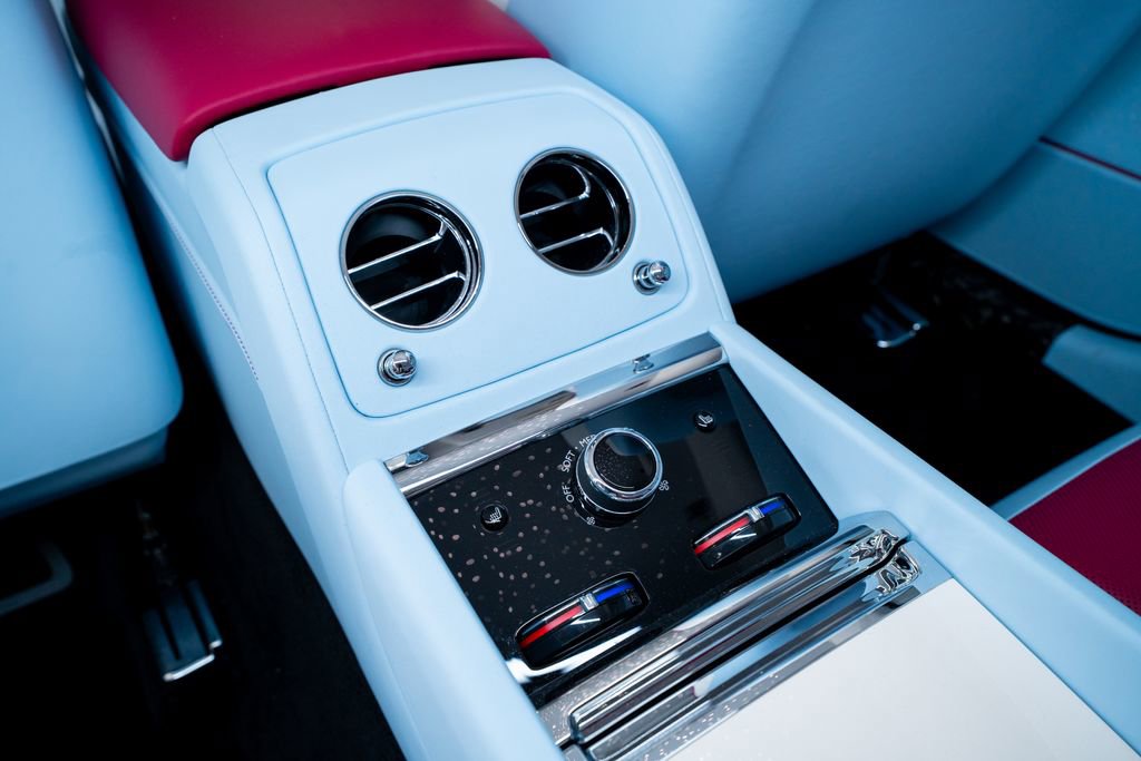 Used 2024 Rolls-Royce Spectre w/ Spectre Launch Package AWD/4WD image 65
