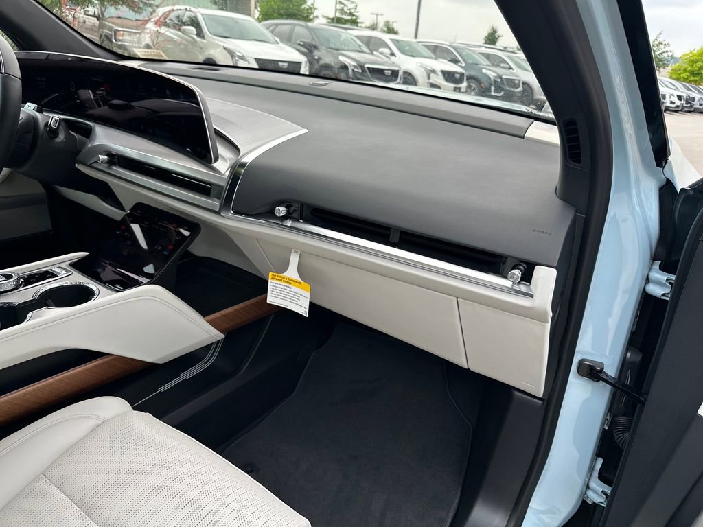 New 2026 Cadillac Vistiq Premium Luxury AWD/4WD image 39