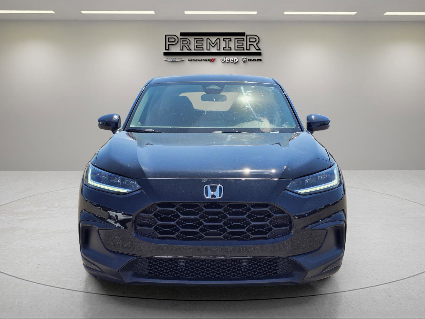 Used 2023 Honda HR-V LX image 2