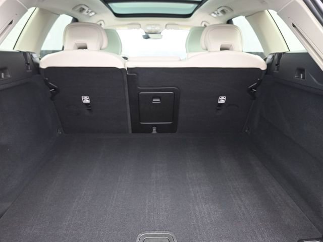 Used 2024 Volvo XC60 B5 Plus image 30