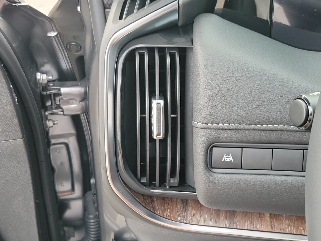 New 2026 Nissan Armada SL RWD image 31