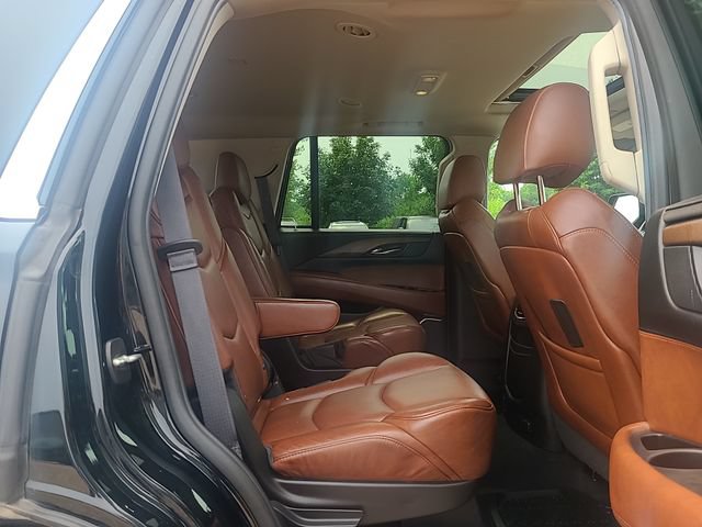 Used 2018 Cadillac Escalade Luxury AWD/4WD image 34