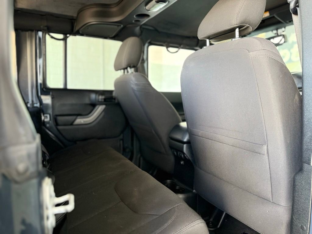 Used 2017 Jeep Wrangler Unlimited Willys image 25