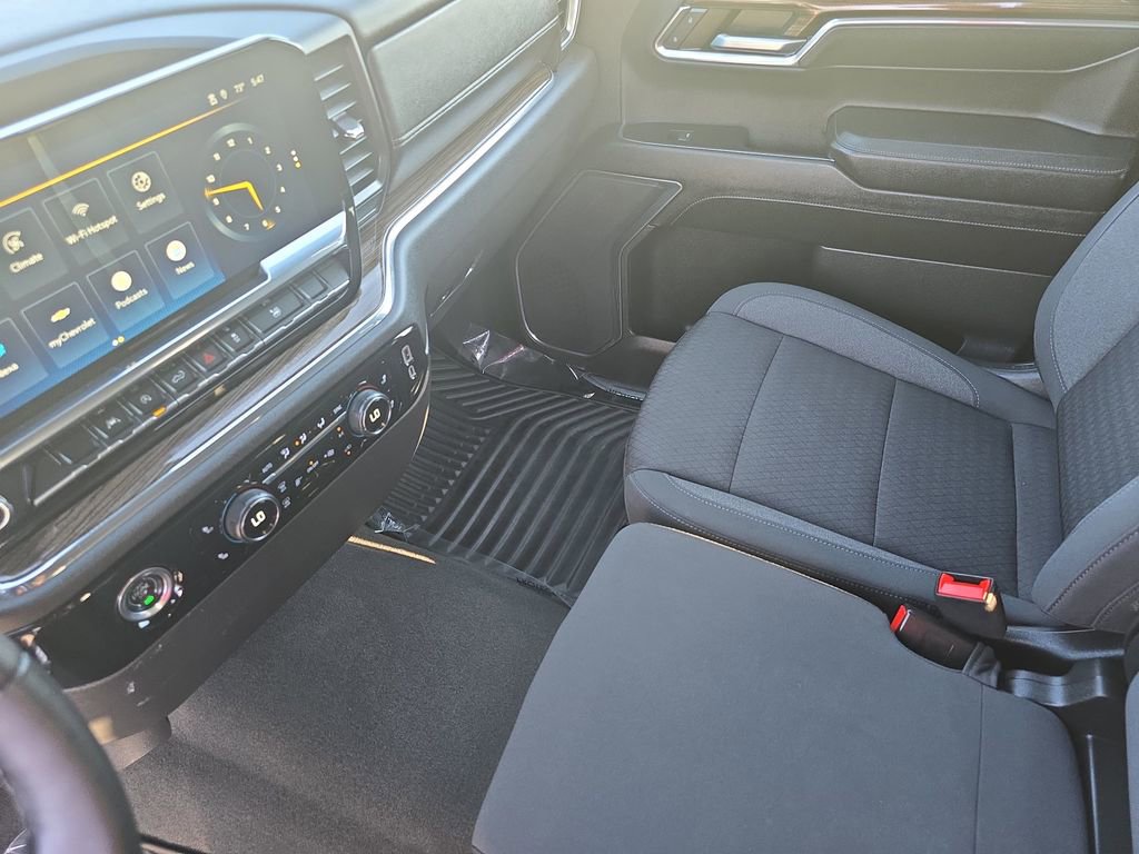 Used 2024 Chevrolet Silverado 1500 LT image 25