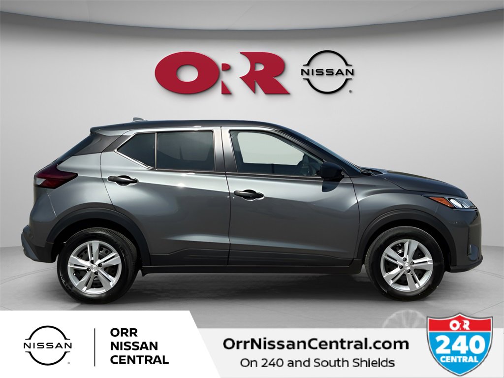 New 2025 Nissan Kicks Play S image 4