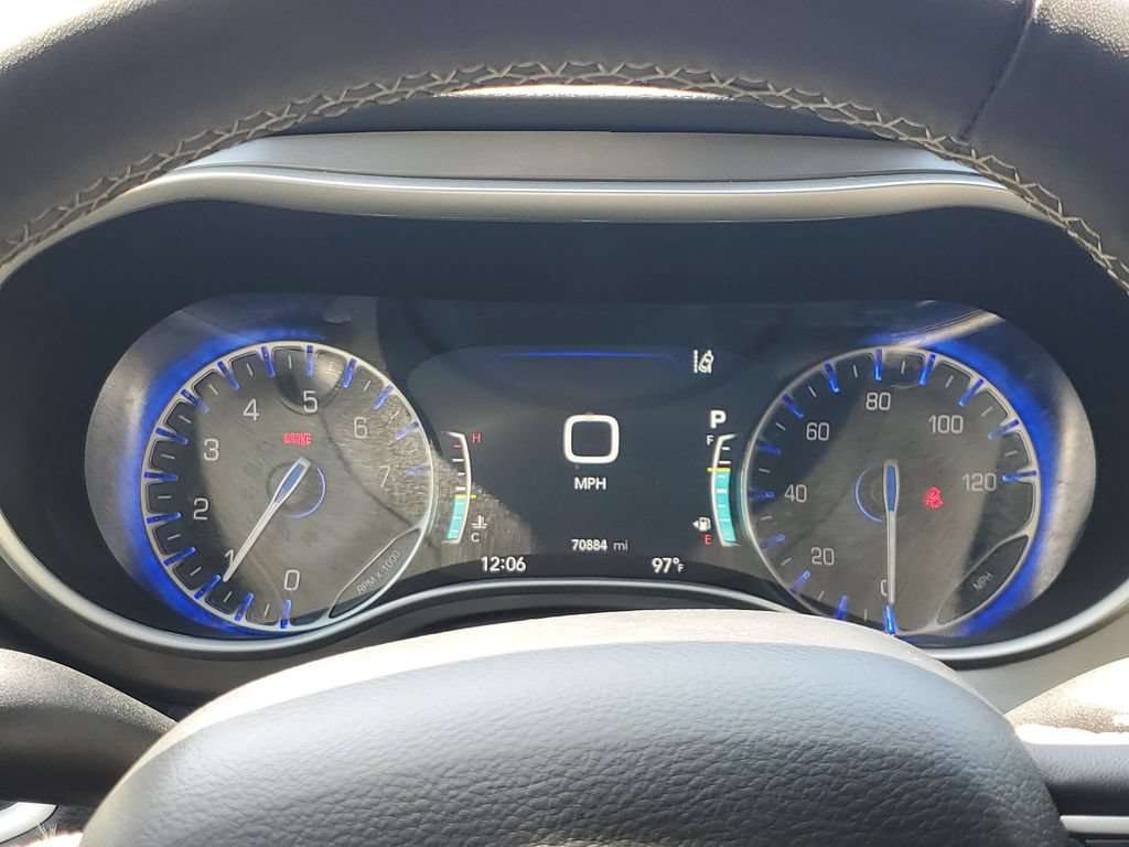 Used 2023 Chrysler Pacifica Touring-L FWD image 26