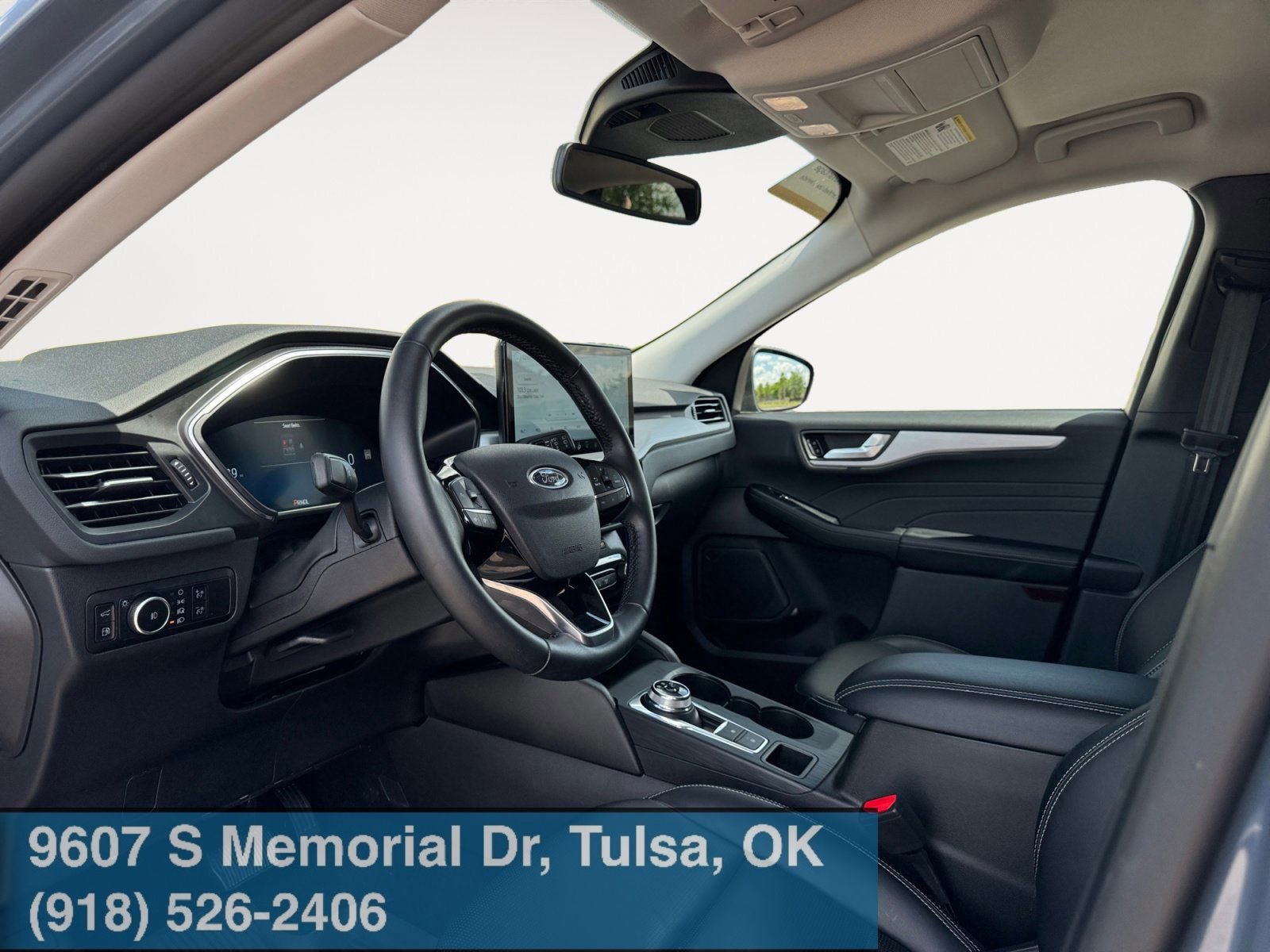 Used 2025 Ford Escape Platinum image 9