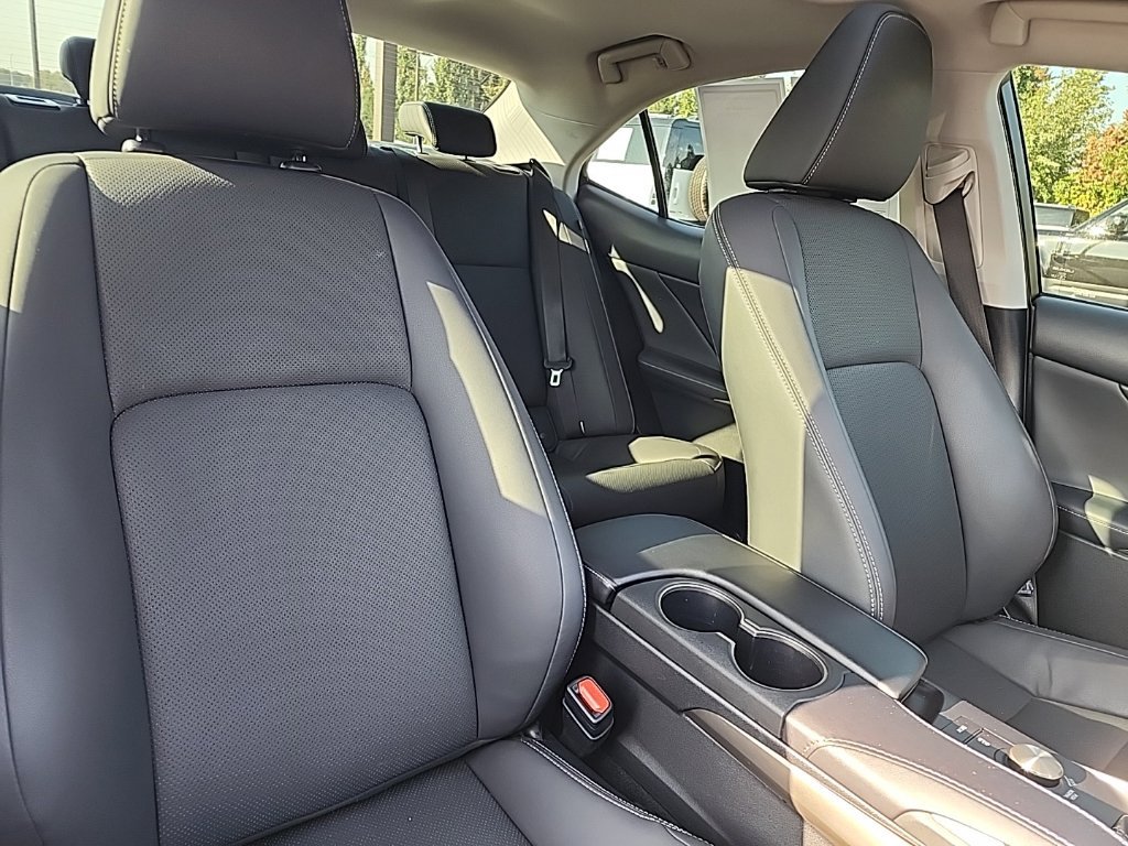 Used 2019 Lexus IS 300 AWD w/ Navigation Package image 21