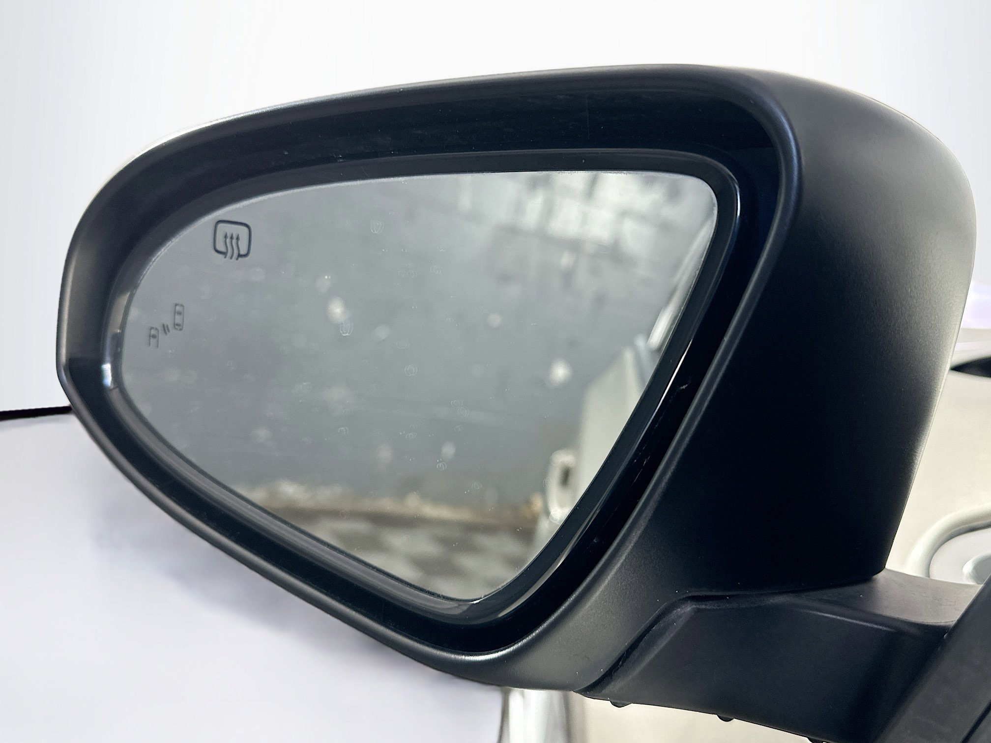 Used 2015 Toyota Avalon Limited w/ Technology Package FWD image 16