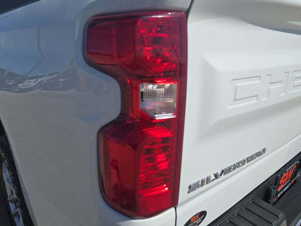 Used 2025 Chevrolet Silverado 1500 LT image 33