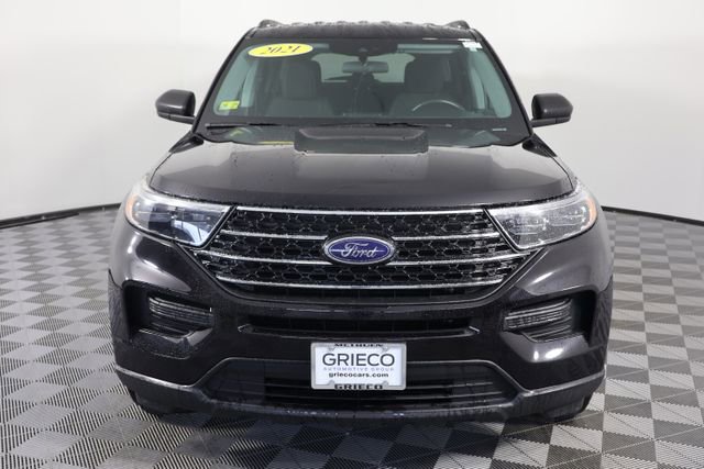 Used 2021 Ford Explorer XLT image 3