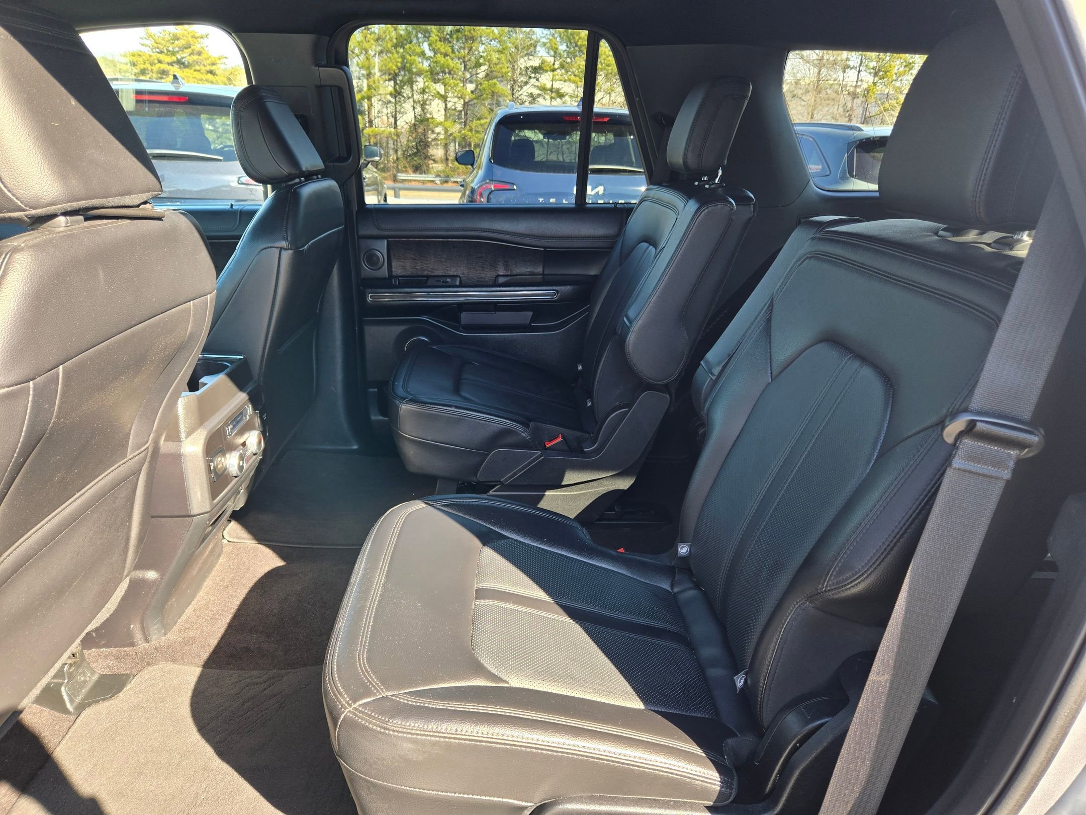 Used 2021 Ford Expedition Limited image 31