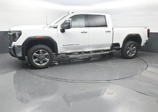 Used 2025 GMC Sierra 2500 SLT w/ SLT Convenience Package AWD/4WD image 2