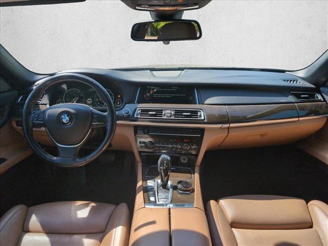 Used 2015 BMW 750Li xDrive image 20