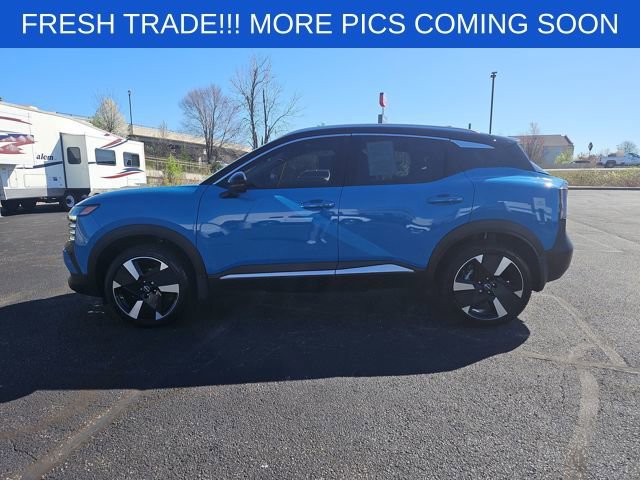 Used 2025 Nissan Kicks SR w/ SR Premium Package image 3