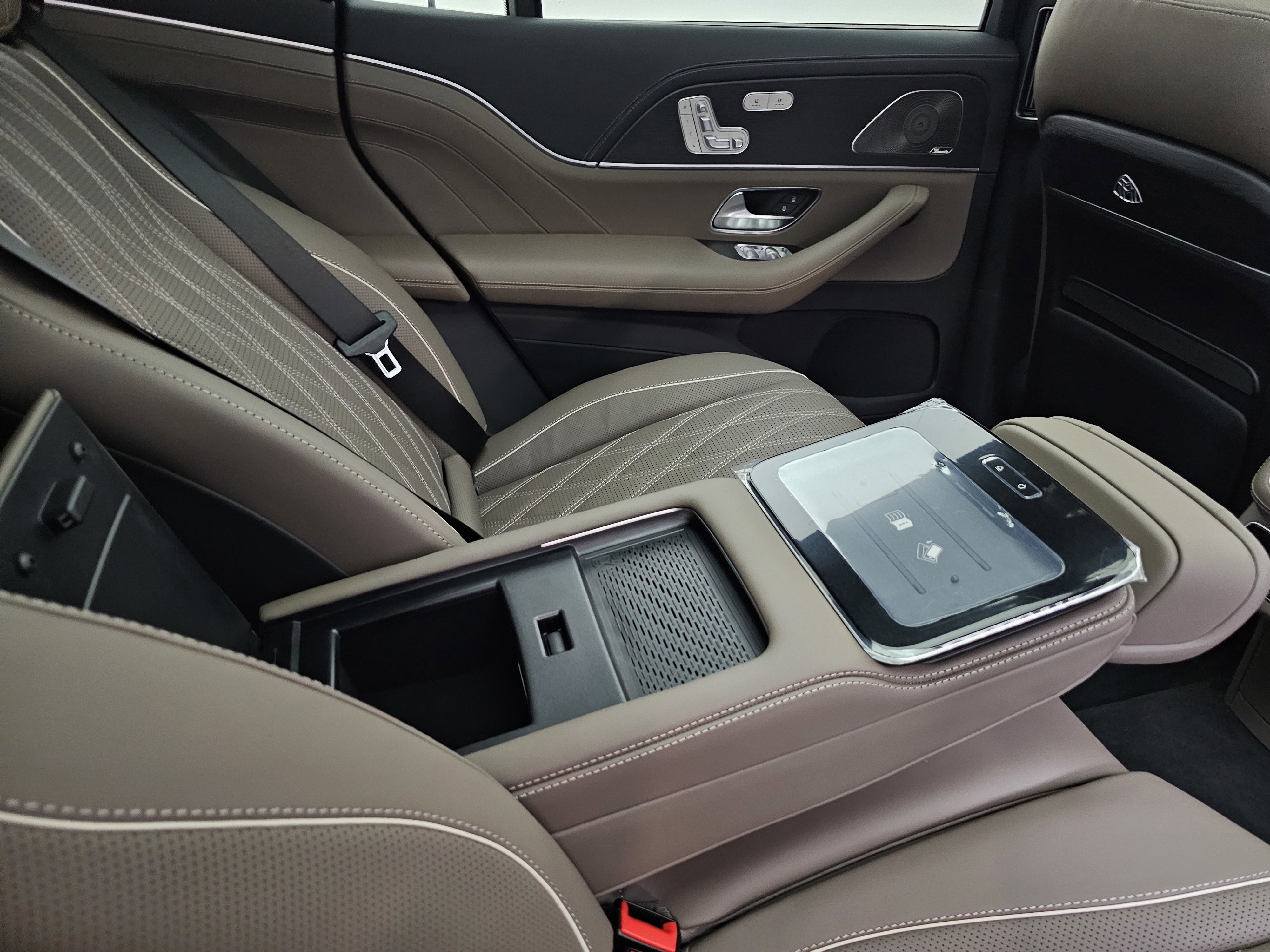 New 2026 Mercedes-Benz Maybach GLS 600 4MATIC image 29