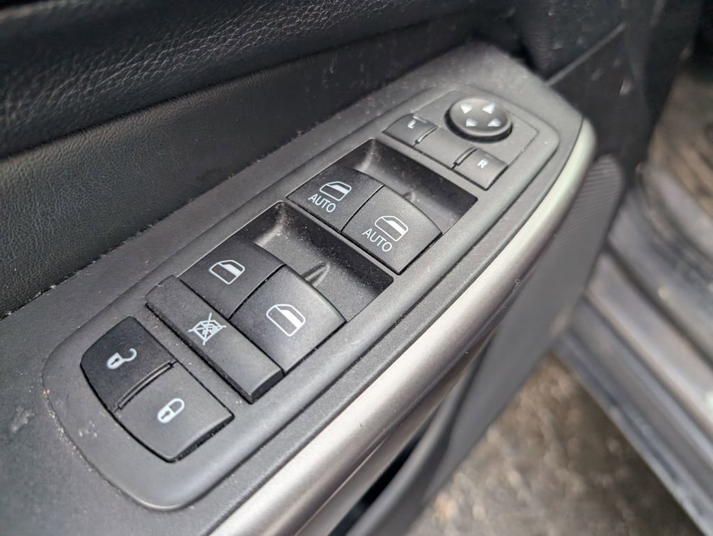 Used 2021 Jeep Cherokee Latitude Lux w/ Sun & Sound Group image 16