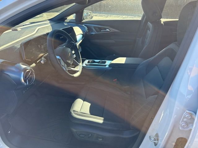 New 2026 Chevrolet Equinox EV LT AWD/4WD image 12