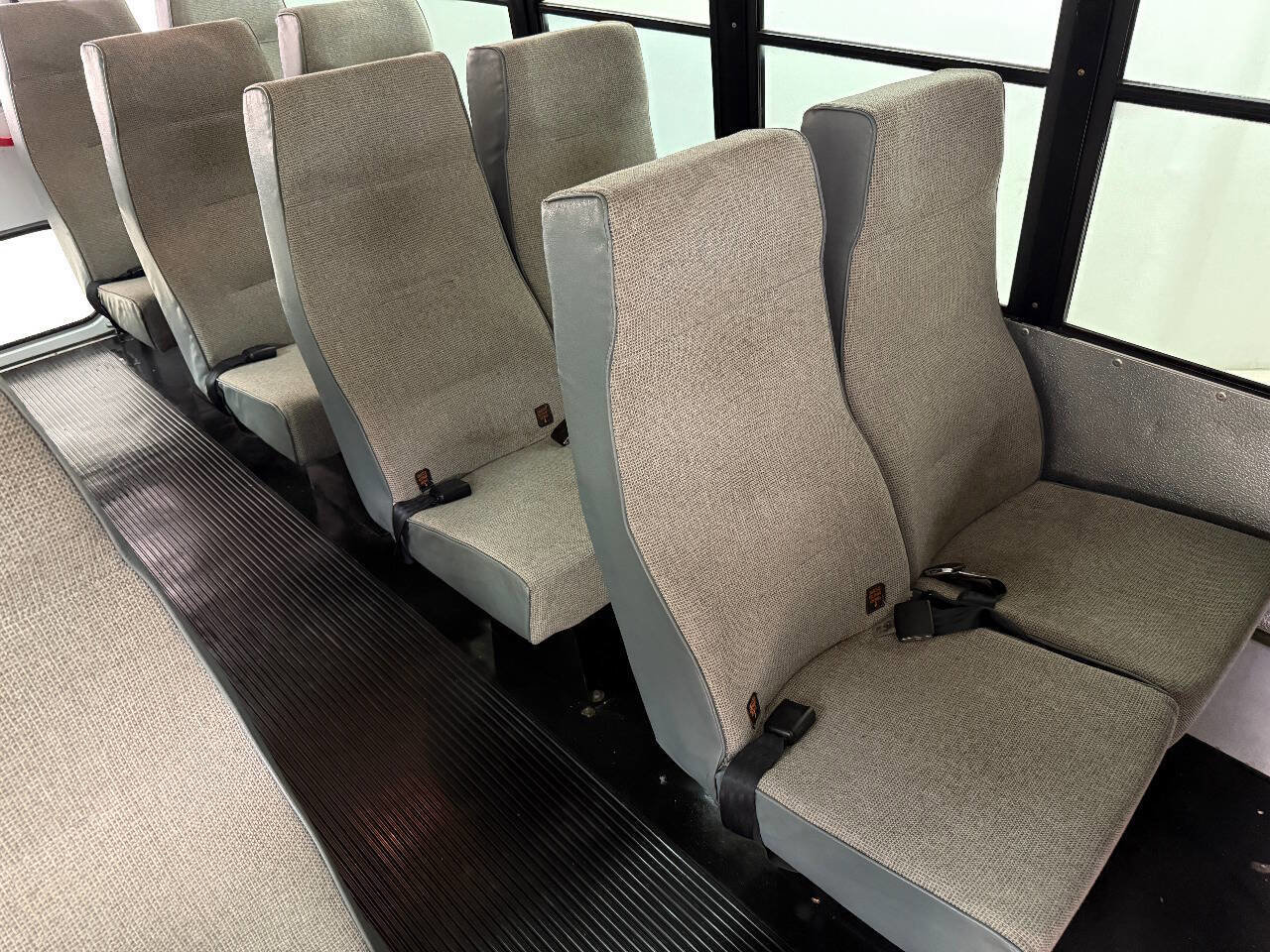 Used 2004 Chevrolet Express 3500 3500 2dr Commercial/Cutaway/Ch w/ School Bus Package image 40