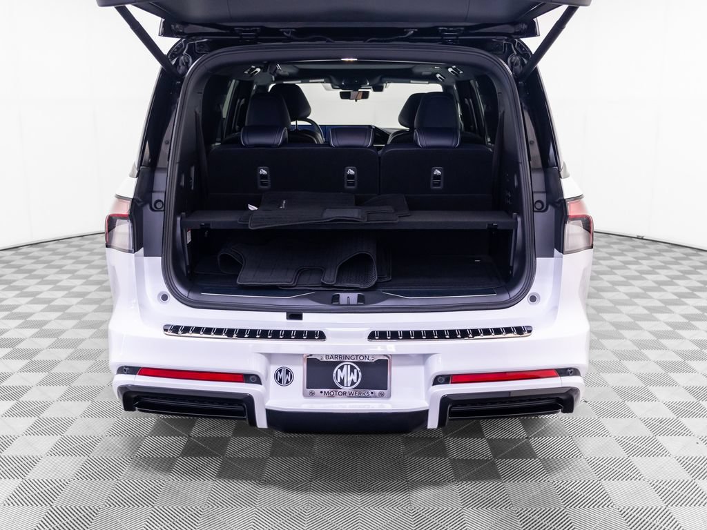 Certified 2026 INFINITI QX80 4WD w/ Sport Exterior Package image 33
