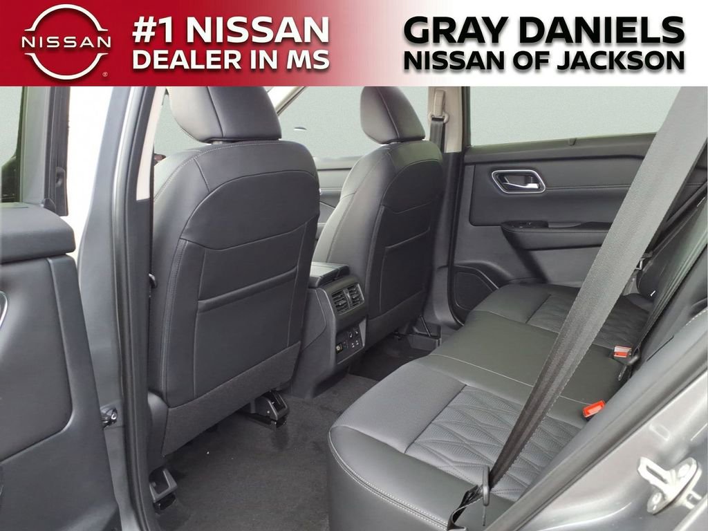 New 2026 Nissan Rogue Platinum image 27