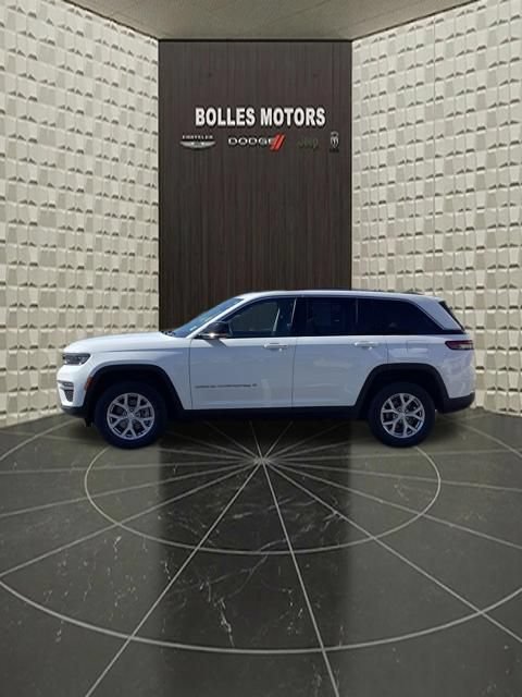 Certified 2023 Jeep Grand Cherokee Limited AWD/4WD image 12