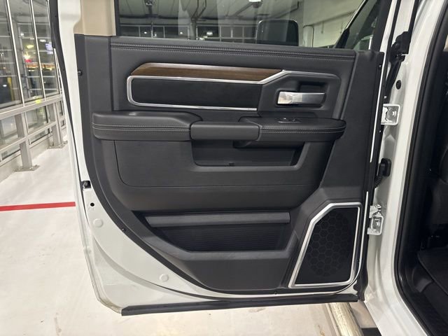 Used 2024 RAM 2500 Laramie image 32