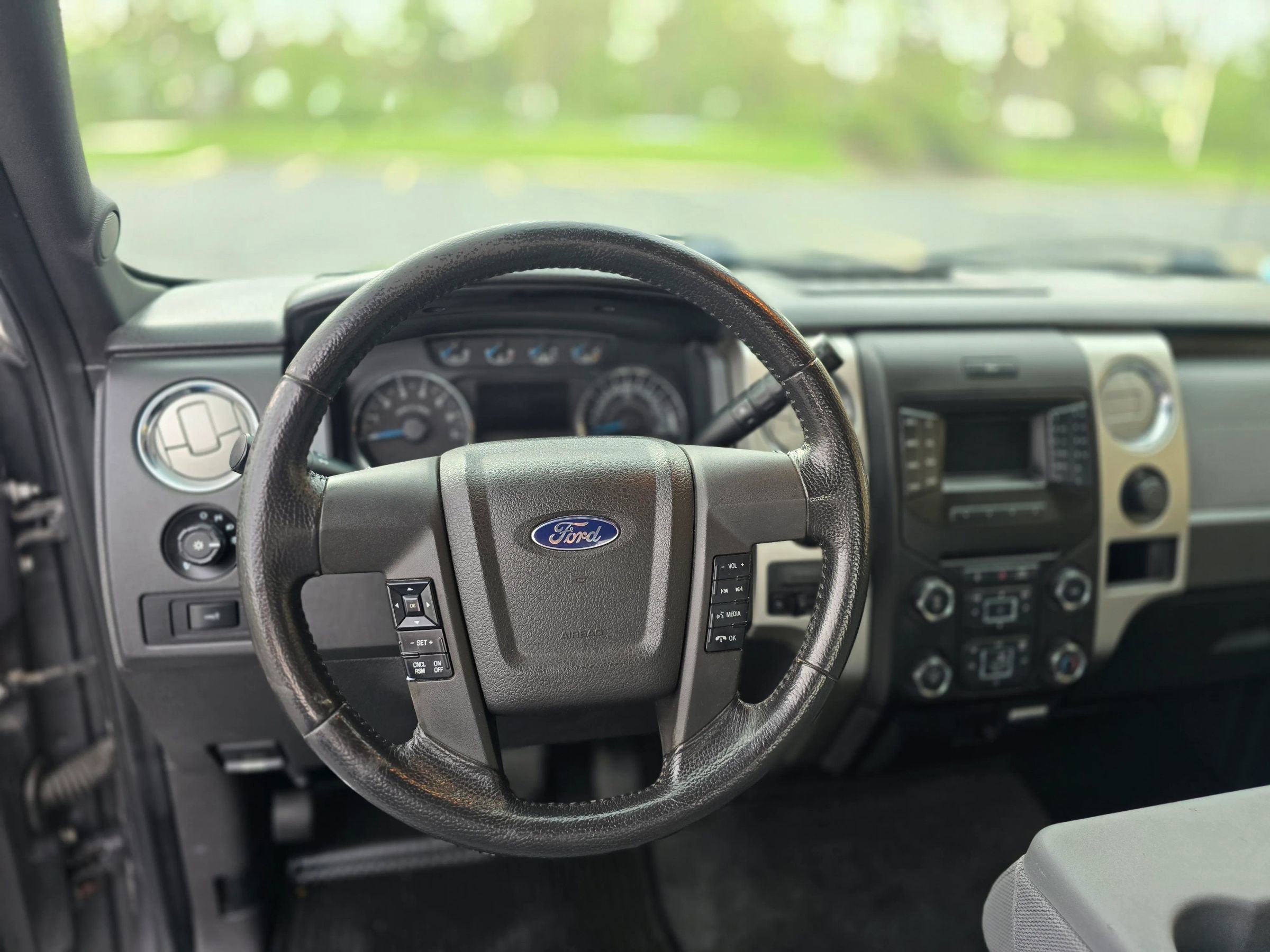 Used 2013 Ford F150 XLT w/ XLT Chrome Pkg AWD/4WD image 27