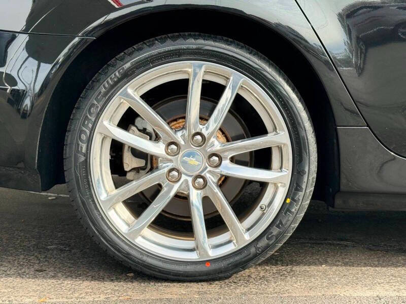 Used 2014 Chevrolet SS RWD image 11