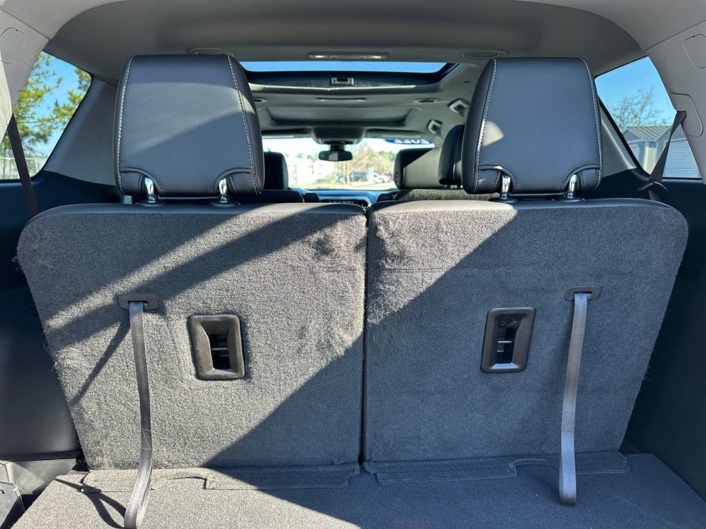 Used 2022 GMC Acadia SLT w/ Technology Package image 27