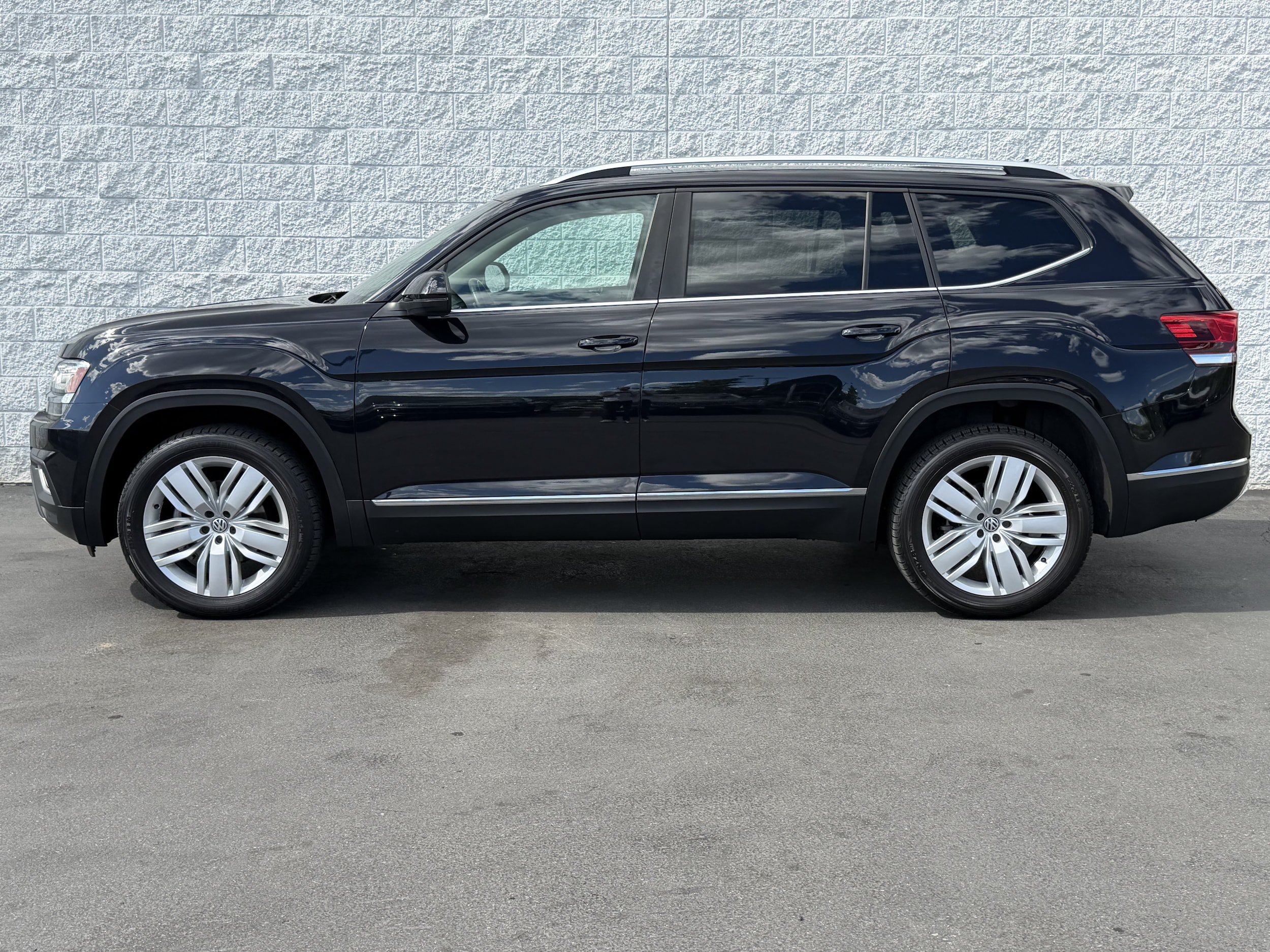 Used 2019 Volkswagen Atlas SEL AWD/4WD image 4