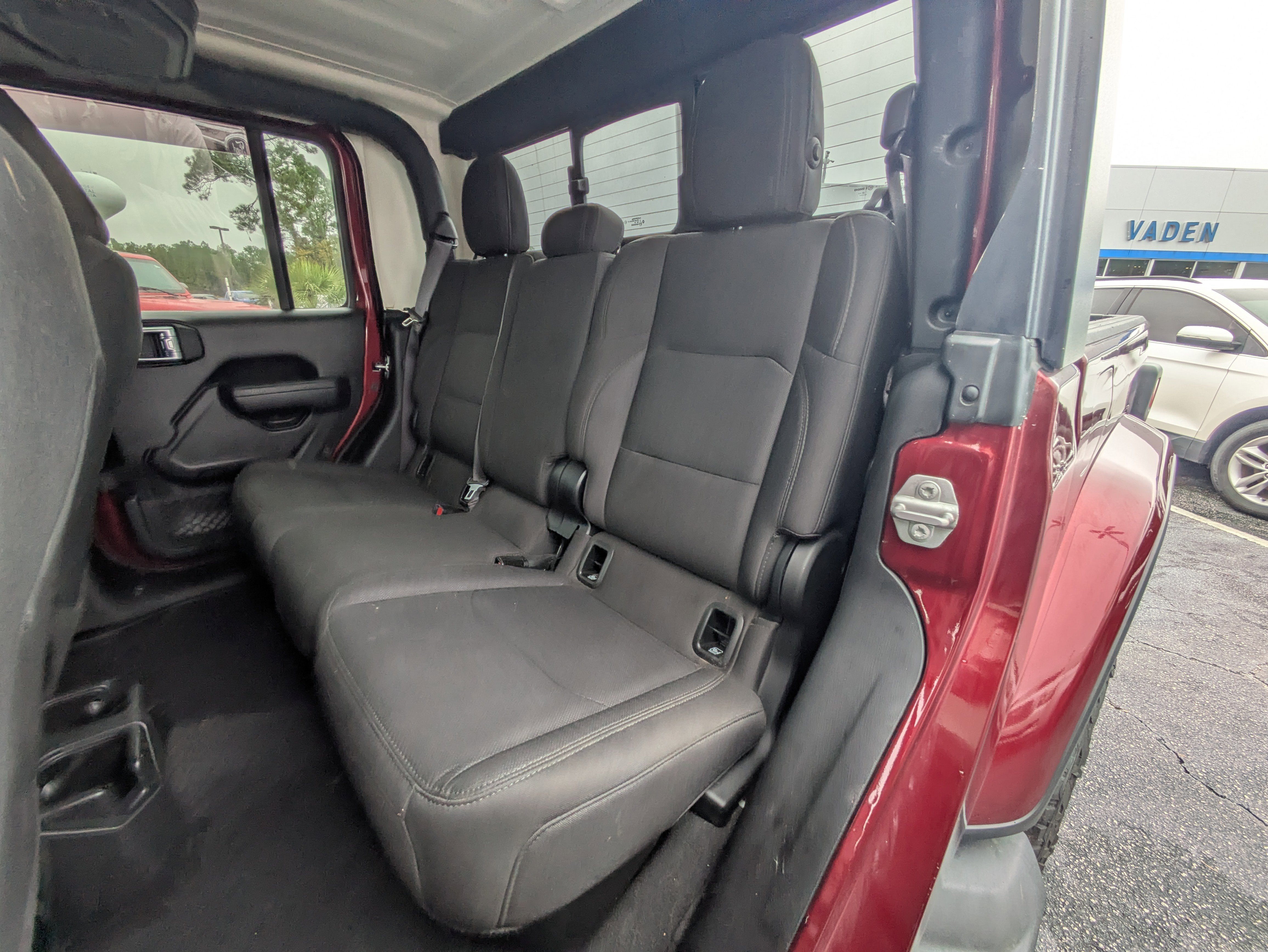 Used 2022 Jeep Gladiator Sport AWD/4WD image 8