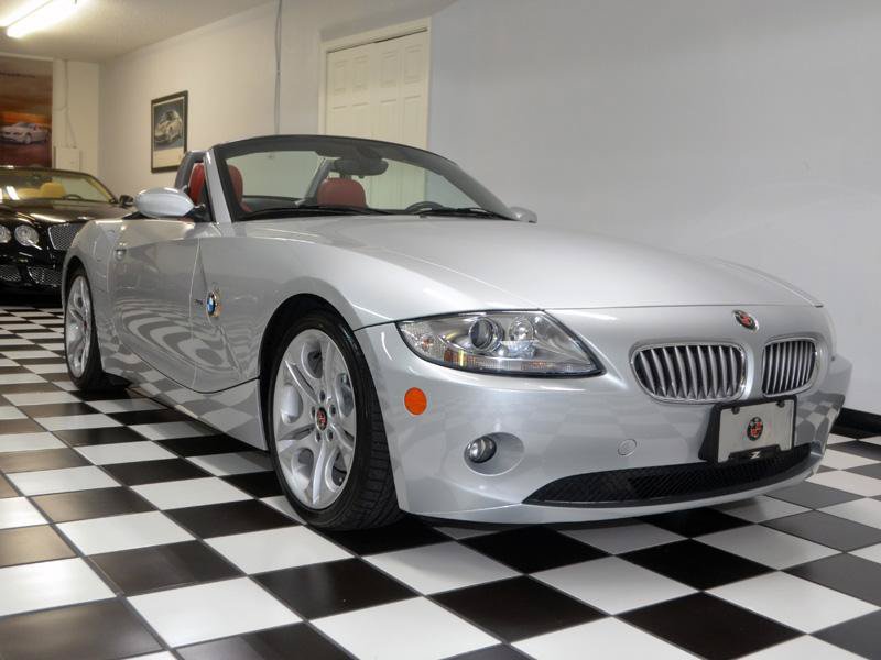 Used 2005 BMW Z4 3.0i RWD image 3