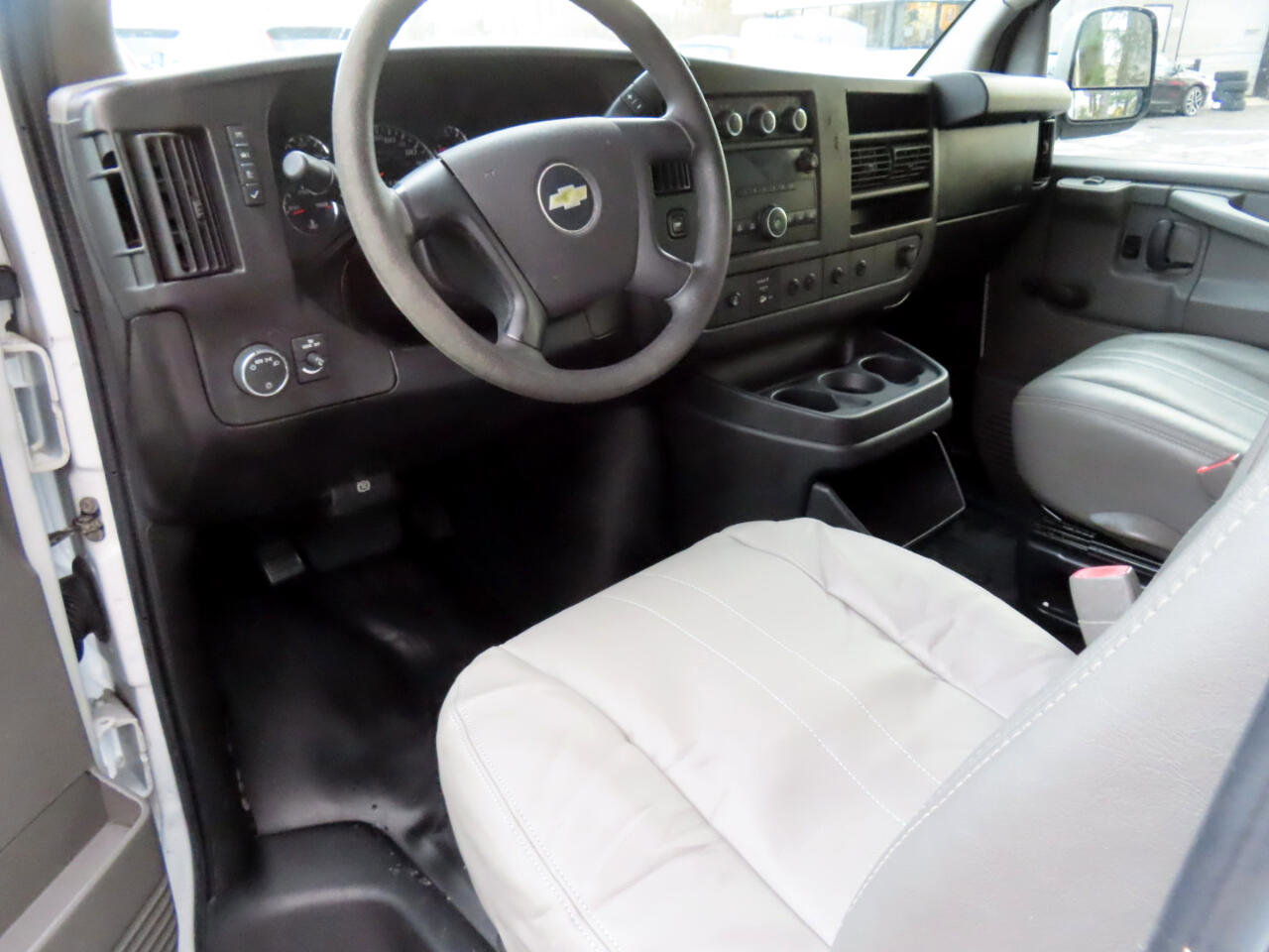 Used 2013 Chevrolet Express 2500 image 9