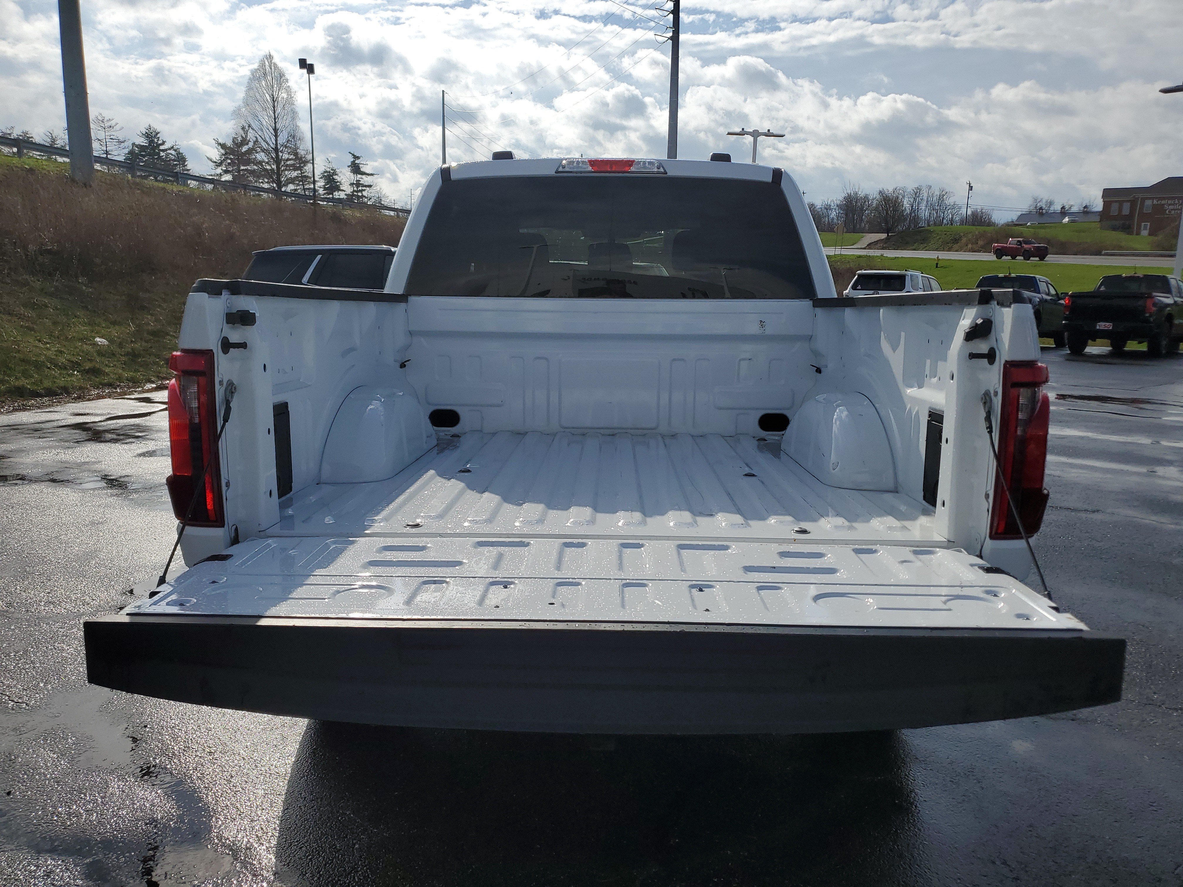Used 2025 Ford F150 XLT w/ Equipment Group 301A Standard AWD/4WD image 9