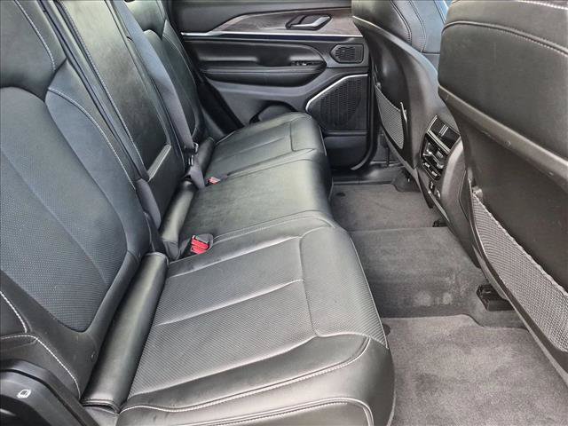 Used 2023 Jeep Grand Cherokee Overland AWD/4WD image 20