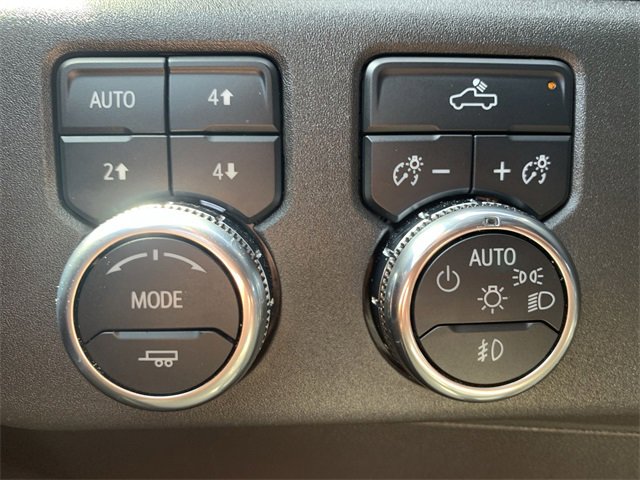 Used 2024 GMC Sierra 1500 Elevation image 18