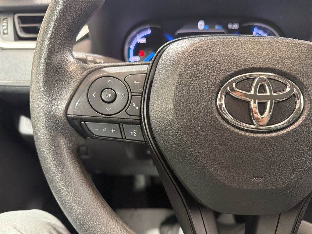 Used 2025 Toyota RAV4 LE image 24